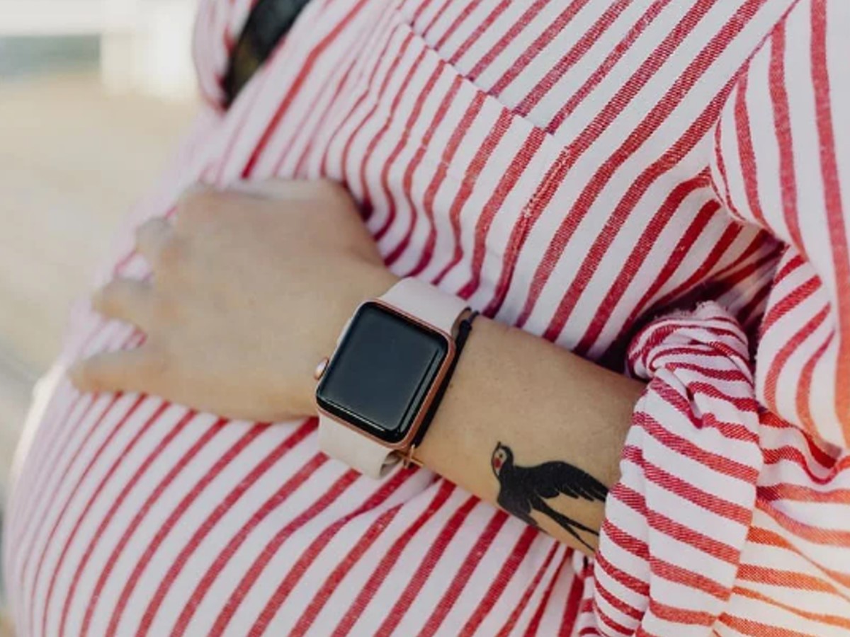 By wearing an Apple Watch you can know your heart rate