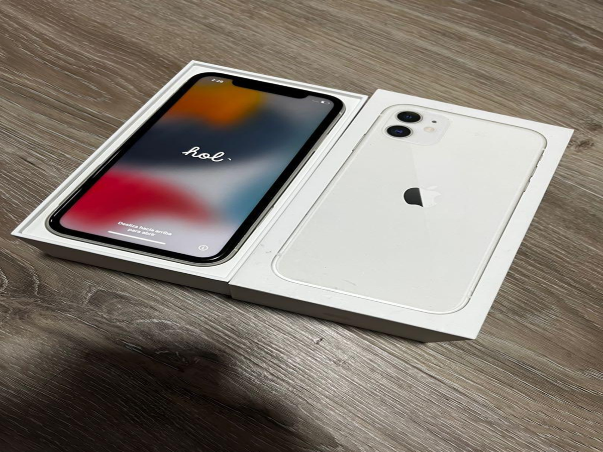 Buy iPhone 11 for just Rs 4000