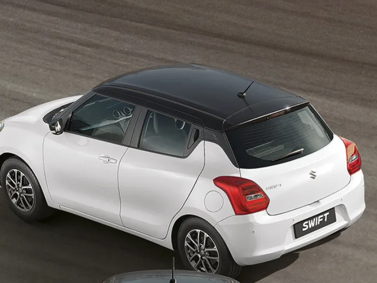 The new Maruti Swift car with a mileage of 35 km is in great demand.