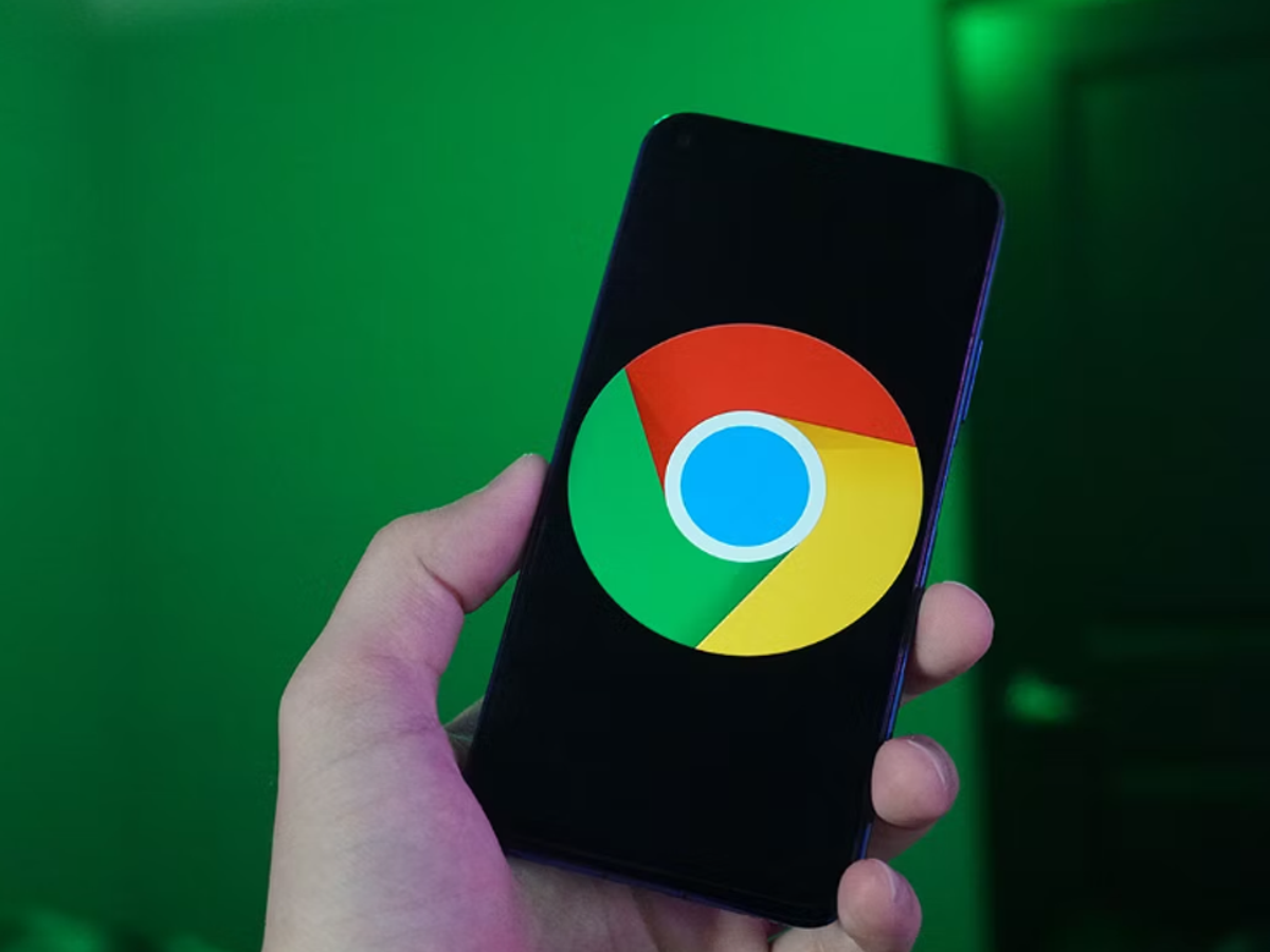 Hackers can hack your mobile so people should update google chrome now.