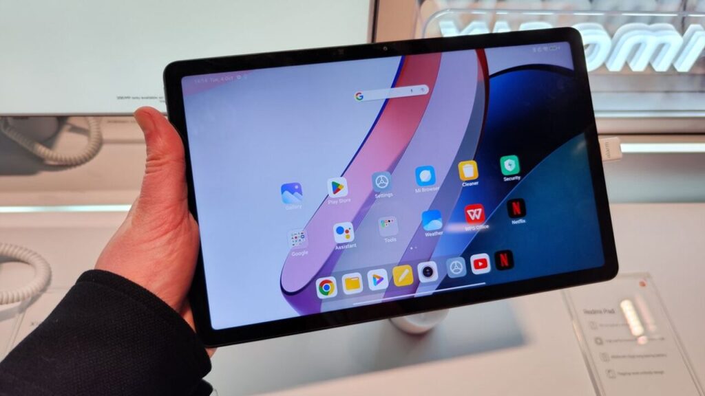 Redmi Pad 2 showing HyperOS 2 interface and 9000mAh battery icon
