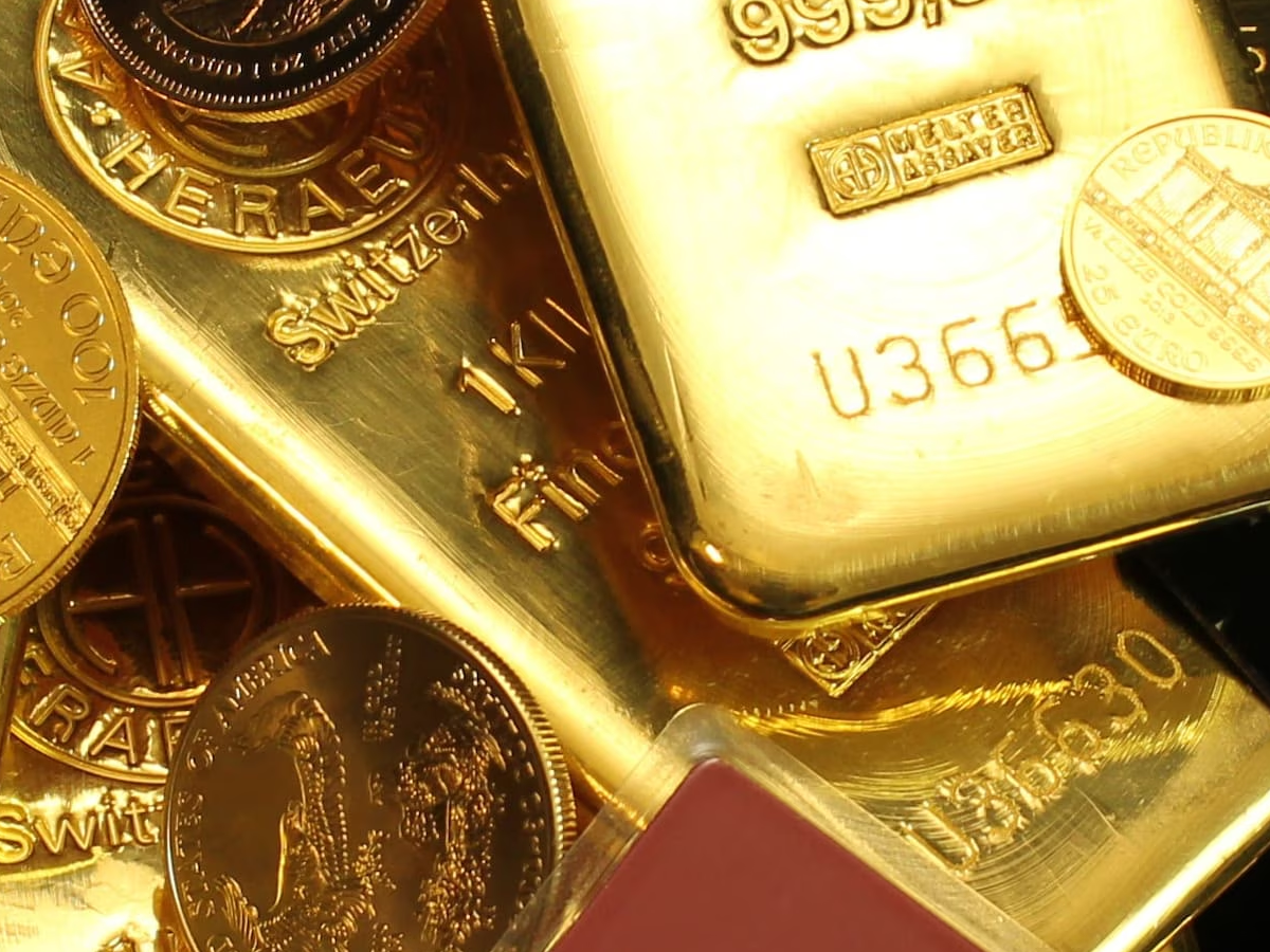 Close-up of BIS hallmark on 9K gold item with verification process illustration