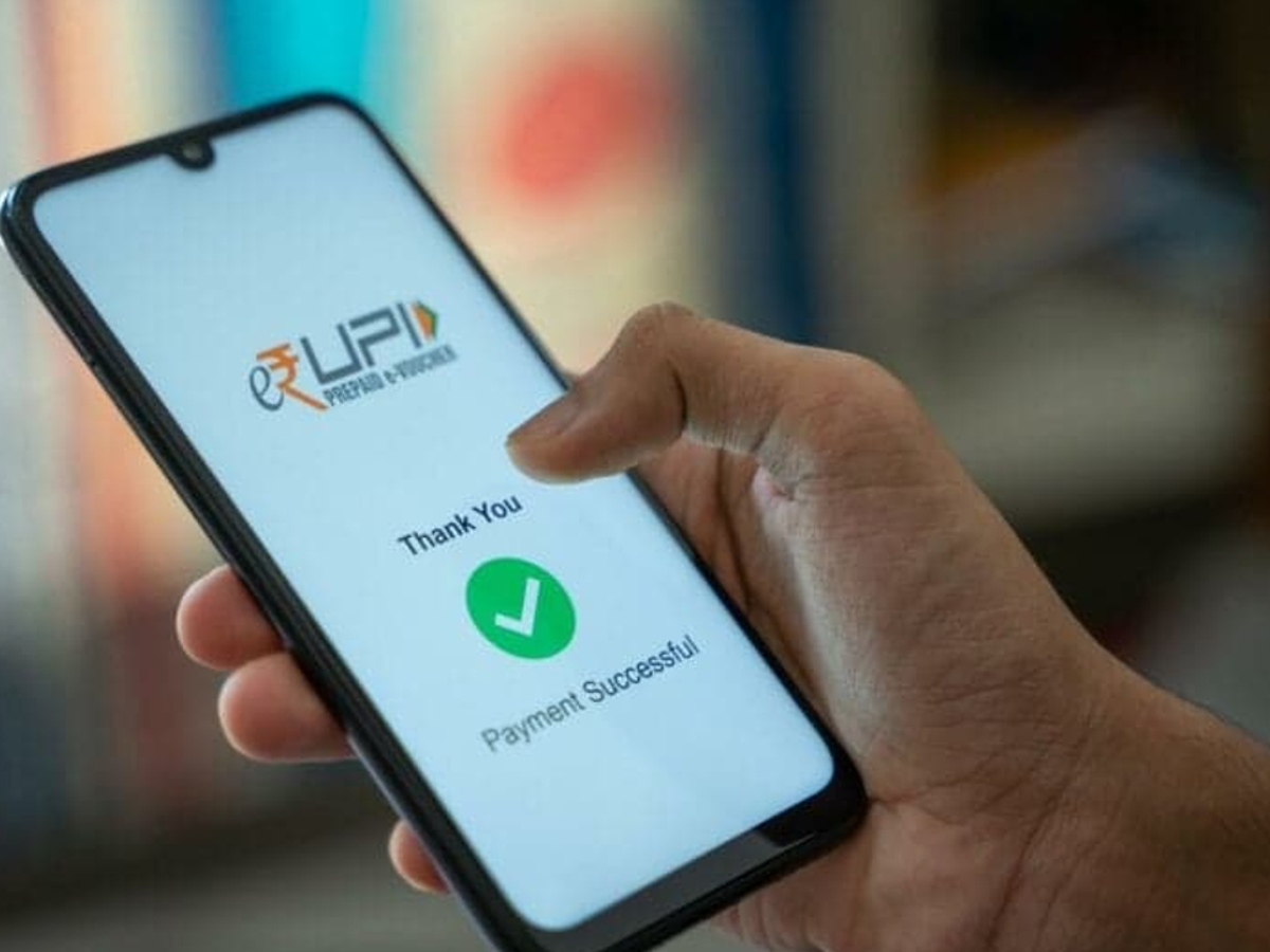 Infographic explaining new UPI rules for balance checks and autopay in 2025