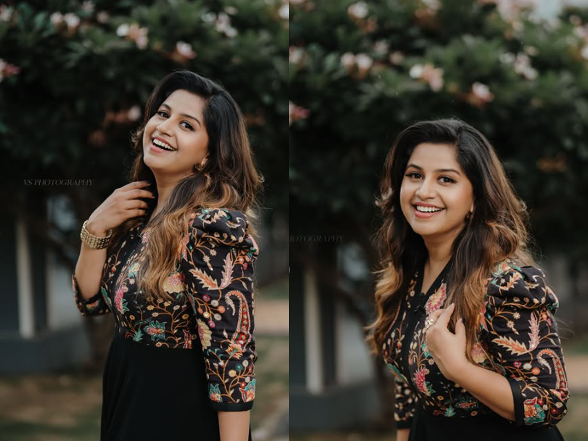 Kannada TV anchor Anushree in traditional attire smiling for her wedding announcement