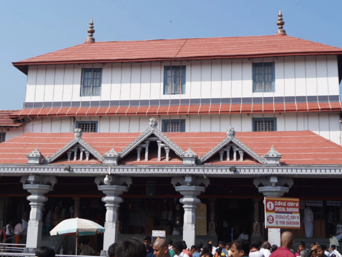 Former sanitation worker in Dharmasthala reporting coerced body burials near Nethravati