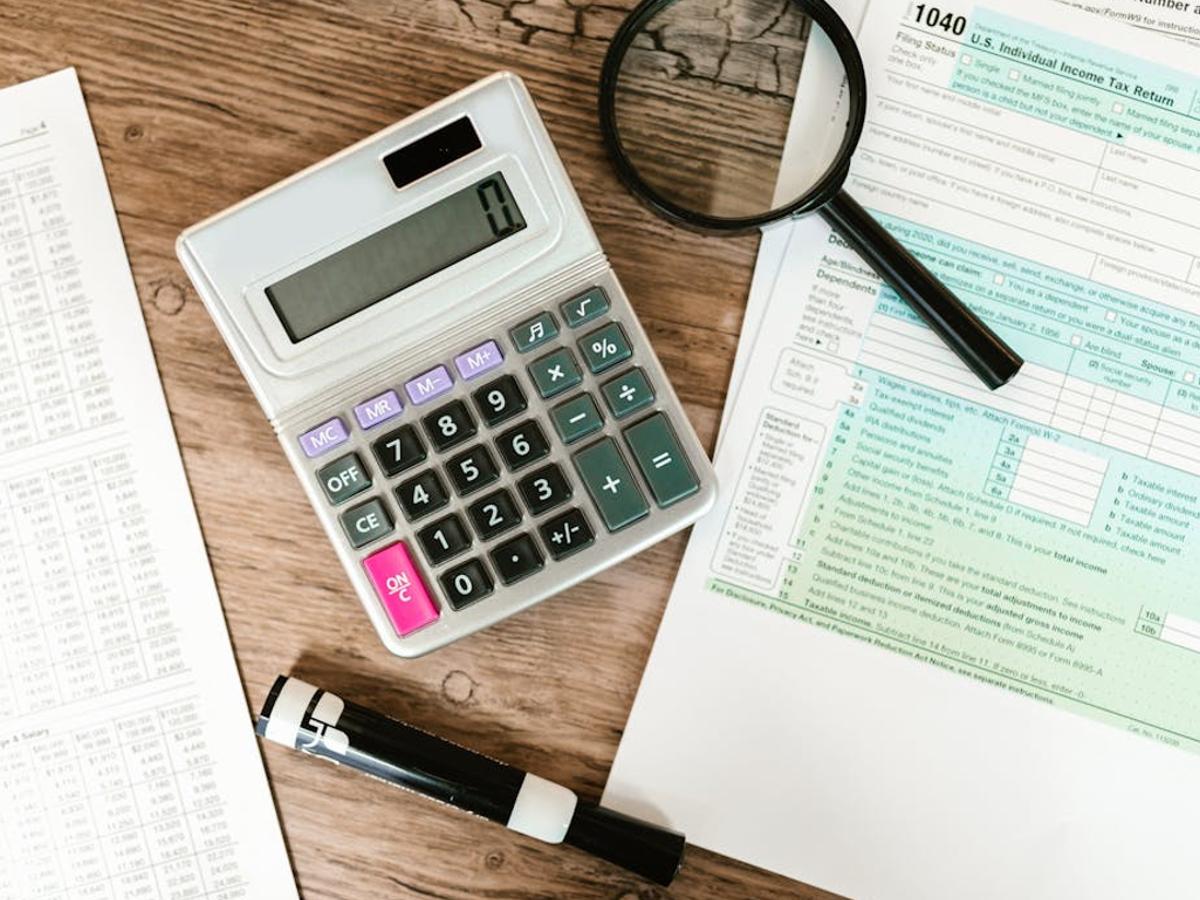 Visual of financial planning with tax-free income options like life insurance, scholarships, and PPF