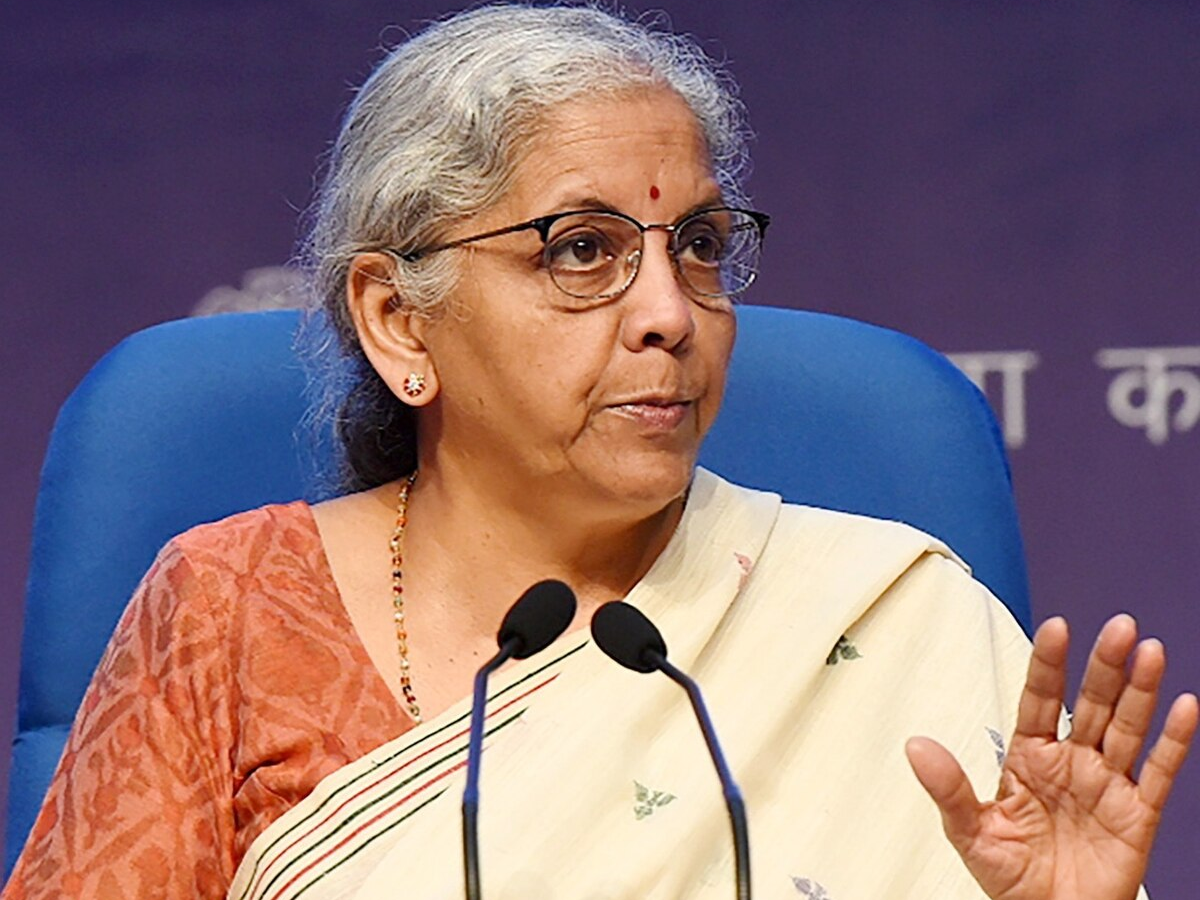 Illustration of revised Income Tax Manual 2025 guidelines on LOC and credit score checks for tax defaulters