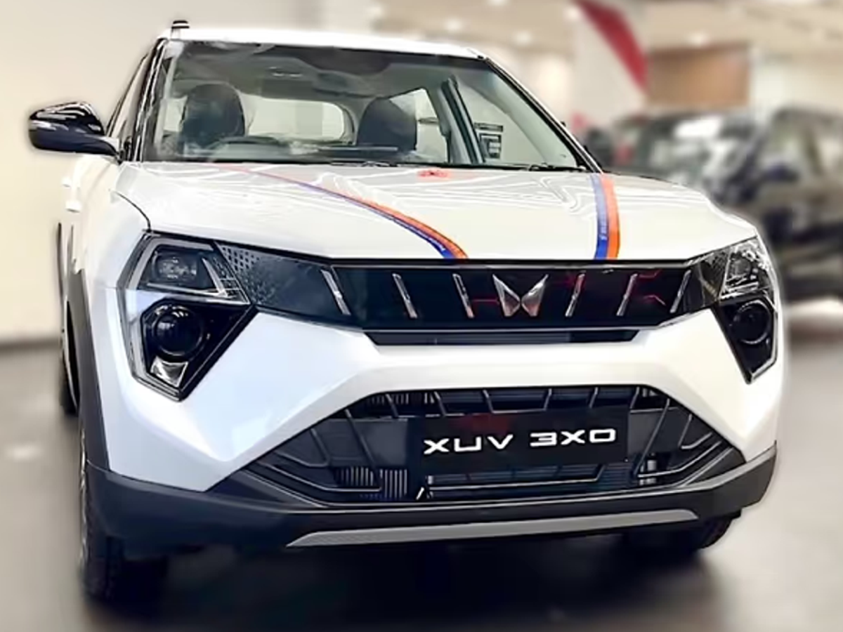Mahindra XUV 3XO compact SUV driving on Karnataka’s NH-48 highway