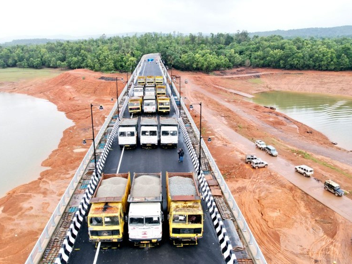 Sigandur Bridge construction over Sharavathi backwaters in Shivamogga district, Karnataka; Nitin Gadkari inaugurating Sigandur Bridge amid political row with CM Siddaramaiah.