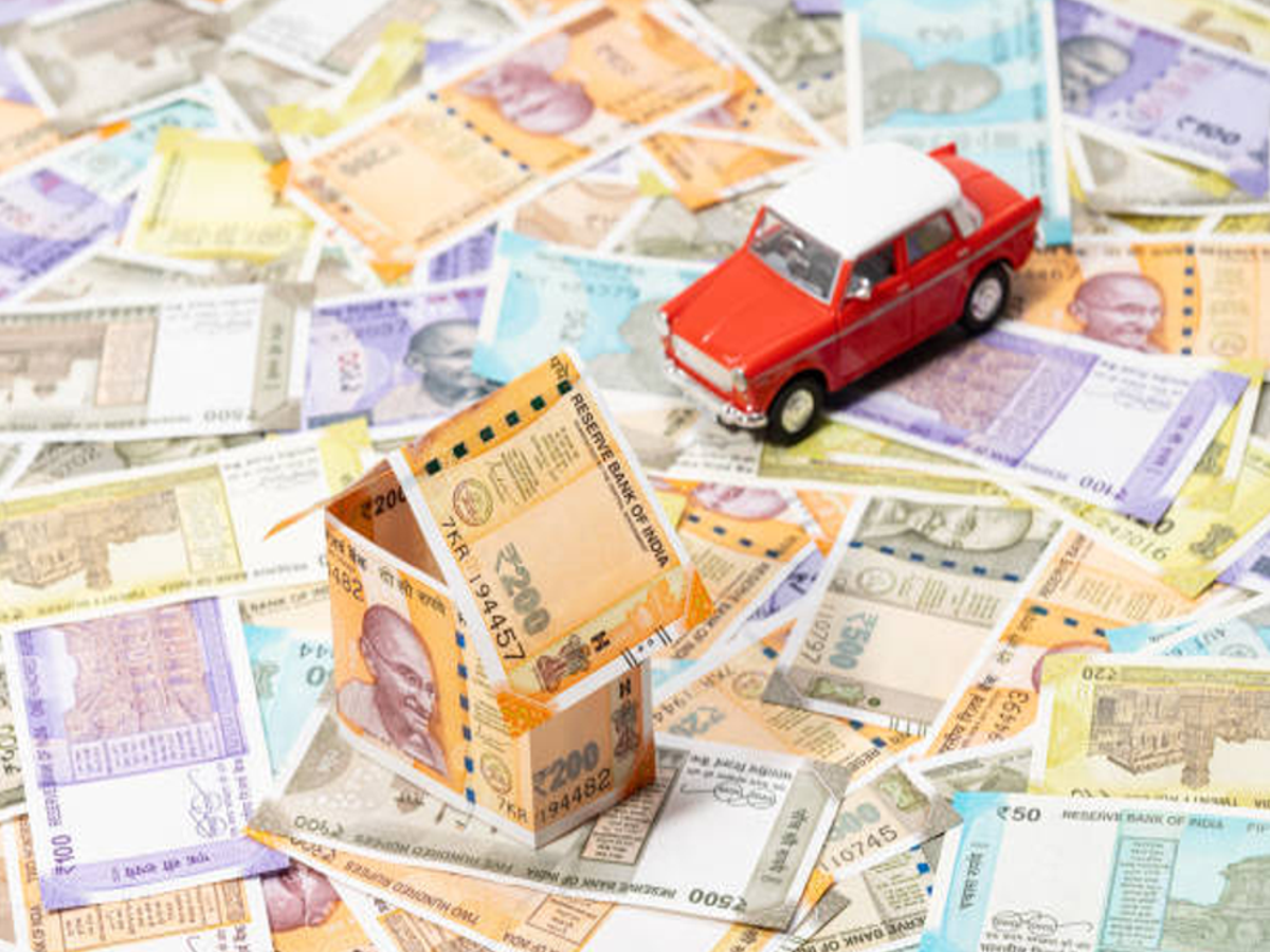 Illustration of car loan offers from top banks in 2025