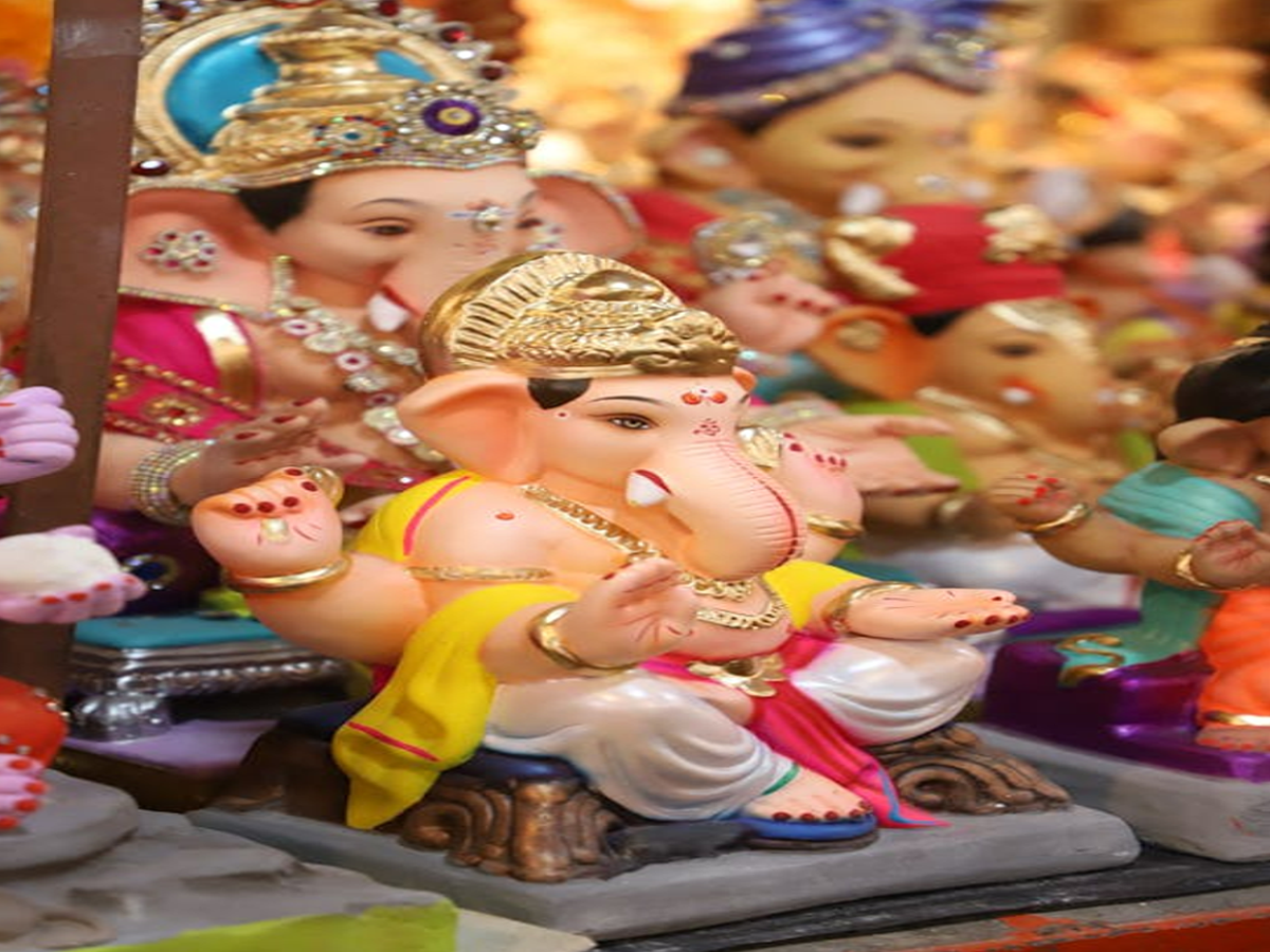 Eco-friendly clay Ganesha idol for Ganesh Chaturthi 2025 in Bengaluru.