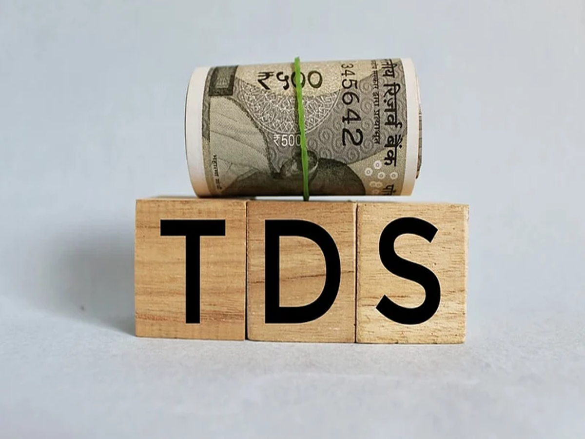 Chart showing penalties and interest rates for TDS non-compliance under Income Tax Act.