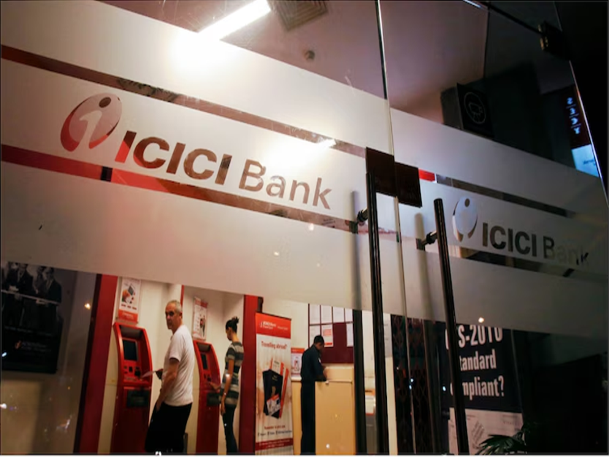 Illustration of penalty charges for non-maintenance of minimum balance in ICICI Bank